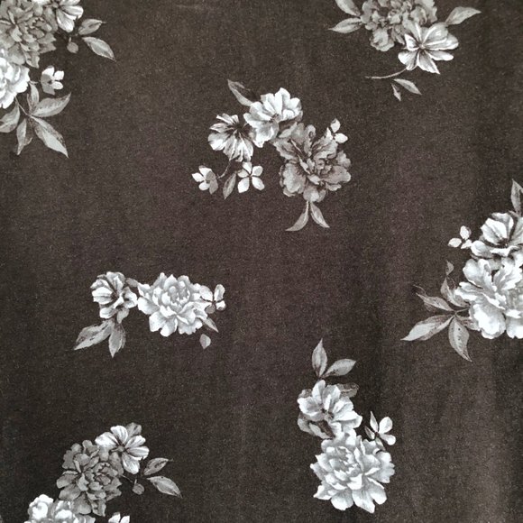 Long Sleeve Cotton Tee with Floral Design - Picture 5 of 16